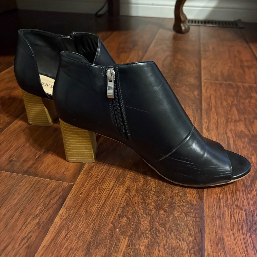 Black Peep-Toe Ankle heels - Picture 2 of 7